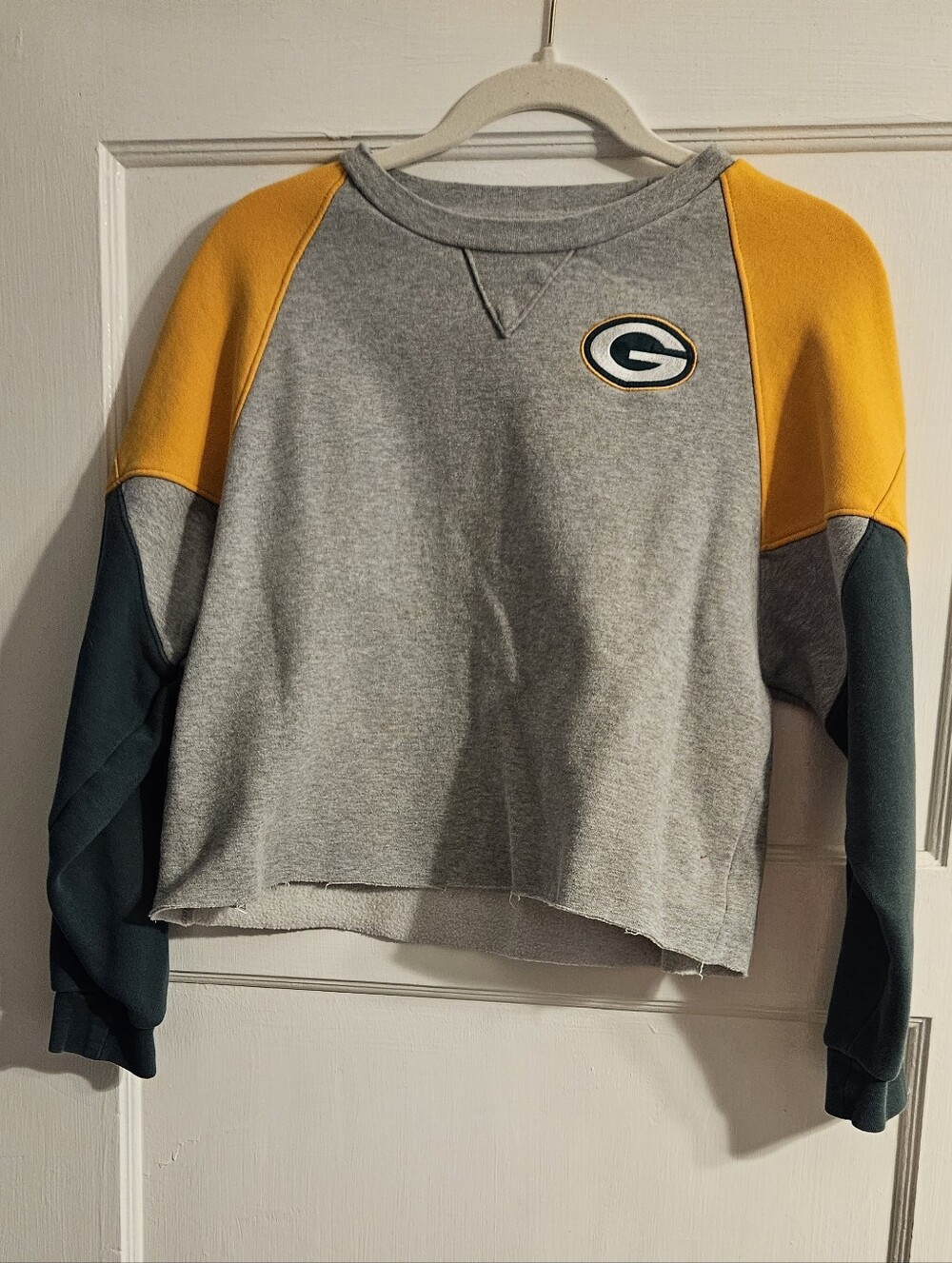 Mitchell & Ness Green Bay Packers Colorblock Cropped Crewneck